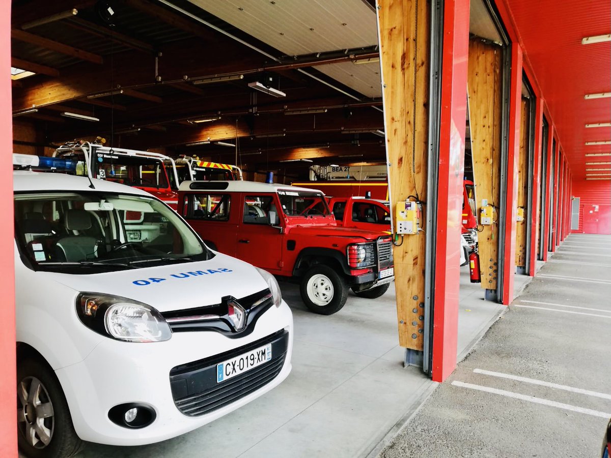 #sdis40 🚨Infos🚨

Le #SAMU40 a pris ses quartiers d’été au CSP #Biscarrosse .

Comme l’an dernier, les #sapeurspompiers des #Landes ainsi que les #infirmiers du SSSM participeront pleinement aux côtés de #médecins urgentistes à l’armement de l’antenne SMUR 24h/24h.