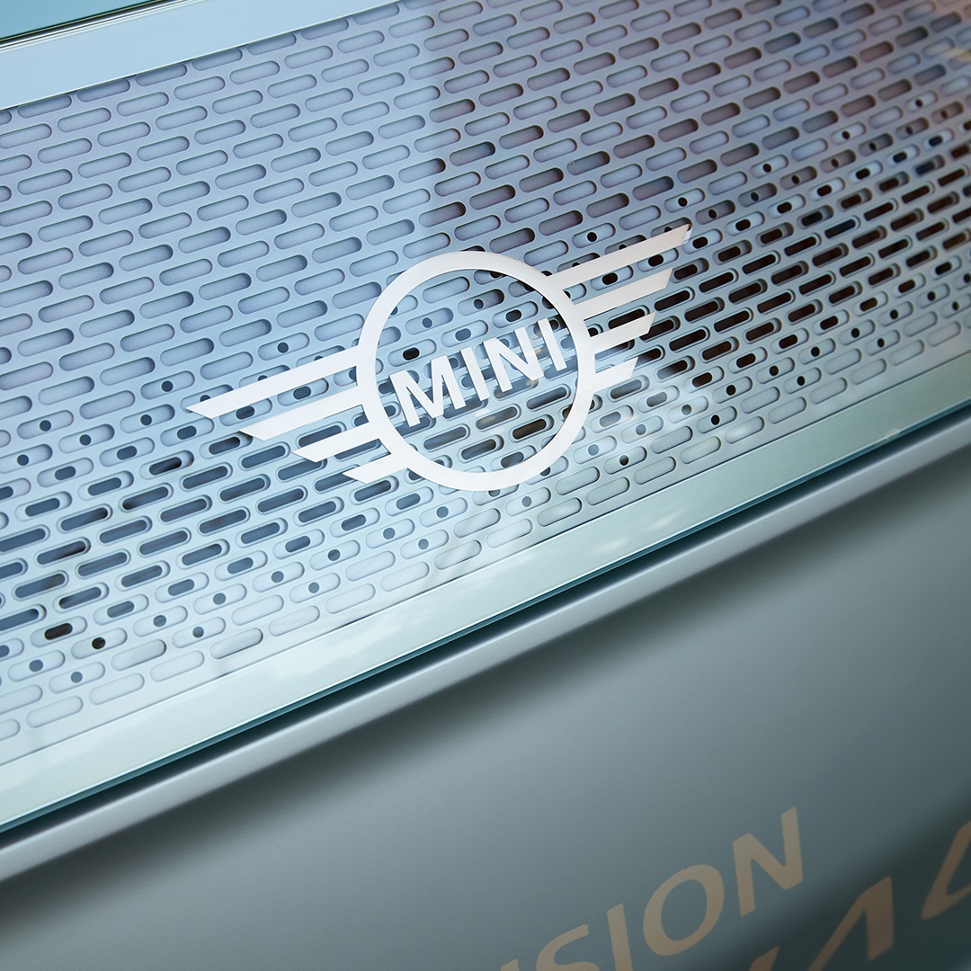 MINI's tweet photo. The day is finally here 🤯
Watch the world premiere of the physical MINI Vision Urbanaut LIVE at DLD Summer Conference in Munich: https://t.co/0cjG8qTgcF
#MINI #MINIVisionUrbanaut #MINIVision #SustainableDesign #DLDSummer https://t.co/CSPfHHd3qx