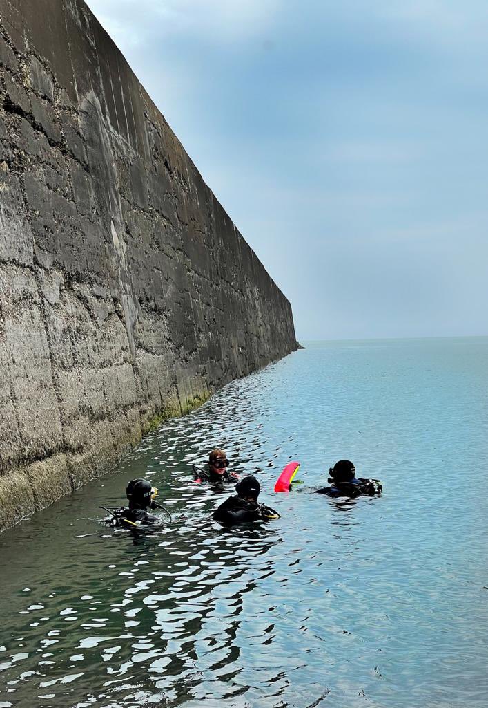 scuba2000's tweet photo. We all enjoyed our beach dive at #newhaven last weekend #scuba2000 #scuba2000uk #scuba https://t.co/LmnB8JoGF1