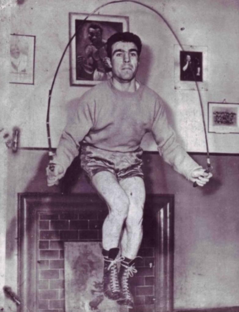 DCatlet's tweet image. My Uncle Tony ,one of the Mersey greats . Dont know if you ever seen any if these mate @JoeSelkirk69