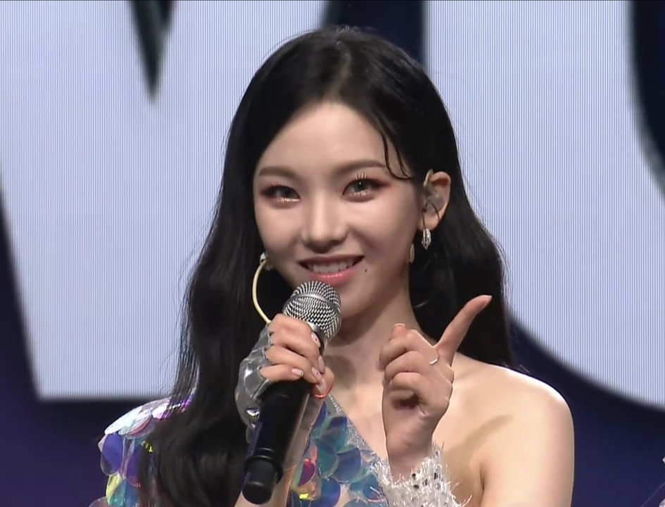 pcsfairytale's tweet photo. ยิ้มคนสวยขากระชากใจมากกก https://t.co/3Mj2N15UgP