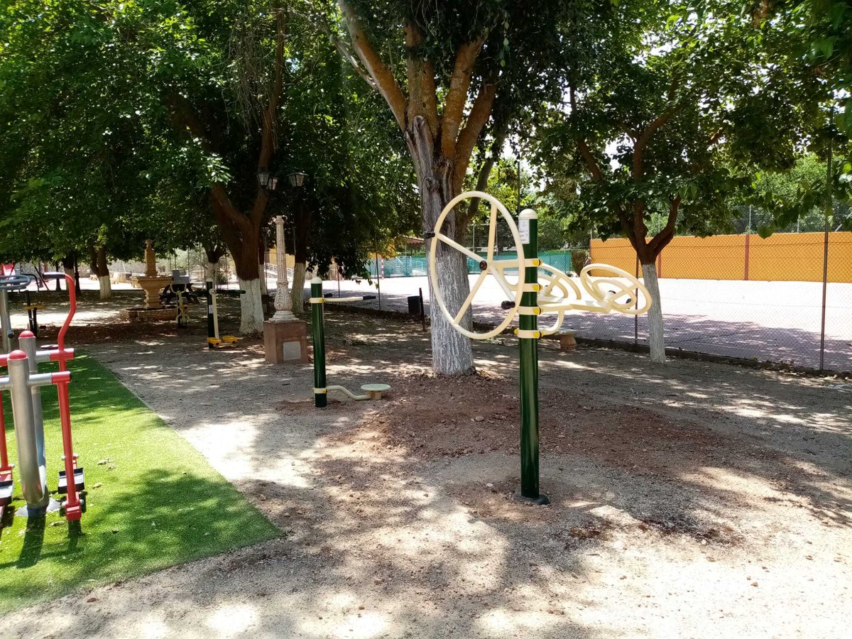 NeoparkCLM's tweet photo. Los vecinos de la localidad de 📍Pinarejo en Cuenca ya pueden disfrutar de su nuevo punto activo✅, situado en una gran localización y dotado de diferentes elementos biosaludables para poder ejercitar cada parte del cuerpo 💪
#NeoparkCLM #biosaludable #fabricanteparques #cuenca https://t.co/v3YpnN6gAs