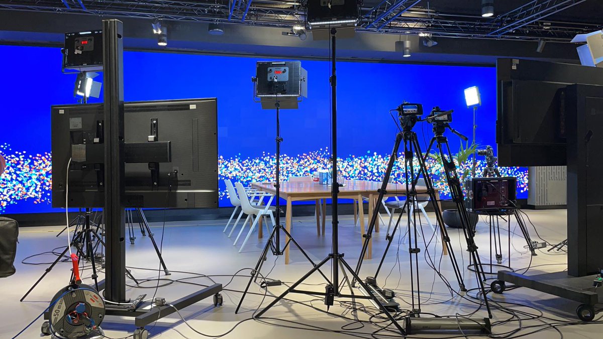 johanbiere's tweet photo. Leuke virtuele roundtable gehost met het @we_are_inspark team en #MicrosoftNL over de mogelijkheden van #Azure cloudtransities voor gemeenten. #weareinspark https://t.co/ncxz7kSOQm