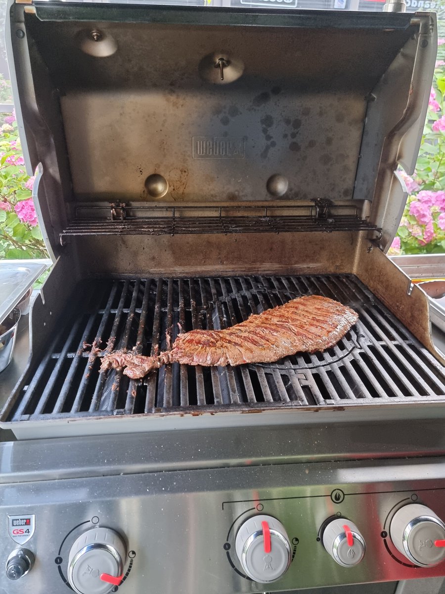 Moment convivial hier soir avec nos adhérents du BTP Savoie. Dégustation de vin et spiritueux, puis BBQ. Convivialité, partage et bonne humeur ont rythmés une belle soirée !