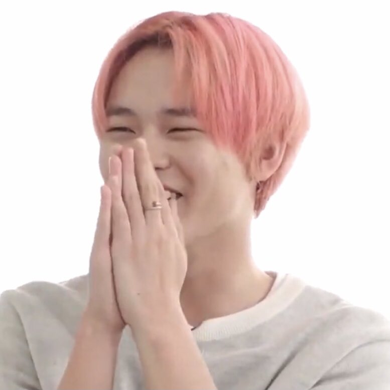 LOOKSZCL's tweet photo. CHENLE IS SO ADORABLE >.< https://t.co/K9dhL4n3jJ