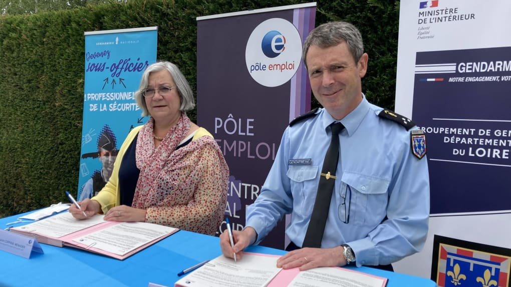 La <a href="/Gendarmerie_045/">Gendarmerie du Loiret</a> en phase de recrutement #AvecPôleEmploi : Mieux qu'une convention, un plan d'action au service du #recrutement des uns, du reclassement des autres, et donc du développement de l'#emploi. 
lanouvellerepublique.fr/loir-et-cher/l… via <a href="/lanouvellerep_/">La Nouvelle République</a>
