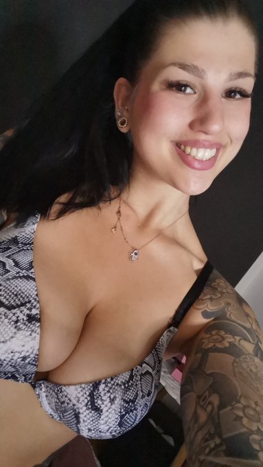 Bin ich um 10:38h eigentlich noch ein fr&uuml;her Vogel? 🦜 https://t.co/h84ZlPCT74<a href="/tag/teeth"class="tags"><span>#teeth</span></a><a href="/tag/weekendvibes"class="tags"><span>#weekendvibes</span></a><a href="/tag/freitag"class="tags"><span>#freitag</span></a><a href="/tag/retwet"class="tags"><span>#retwet</span></a><a href="/tag/camgir"class="tags"><span>#camgir</span></a>