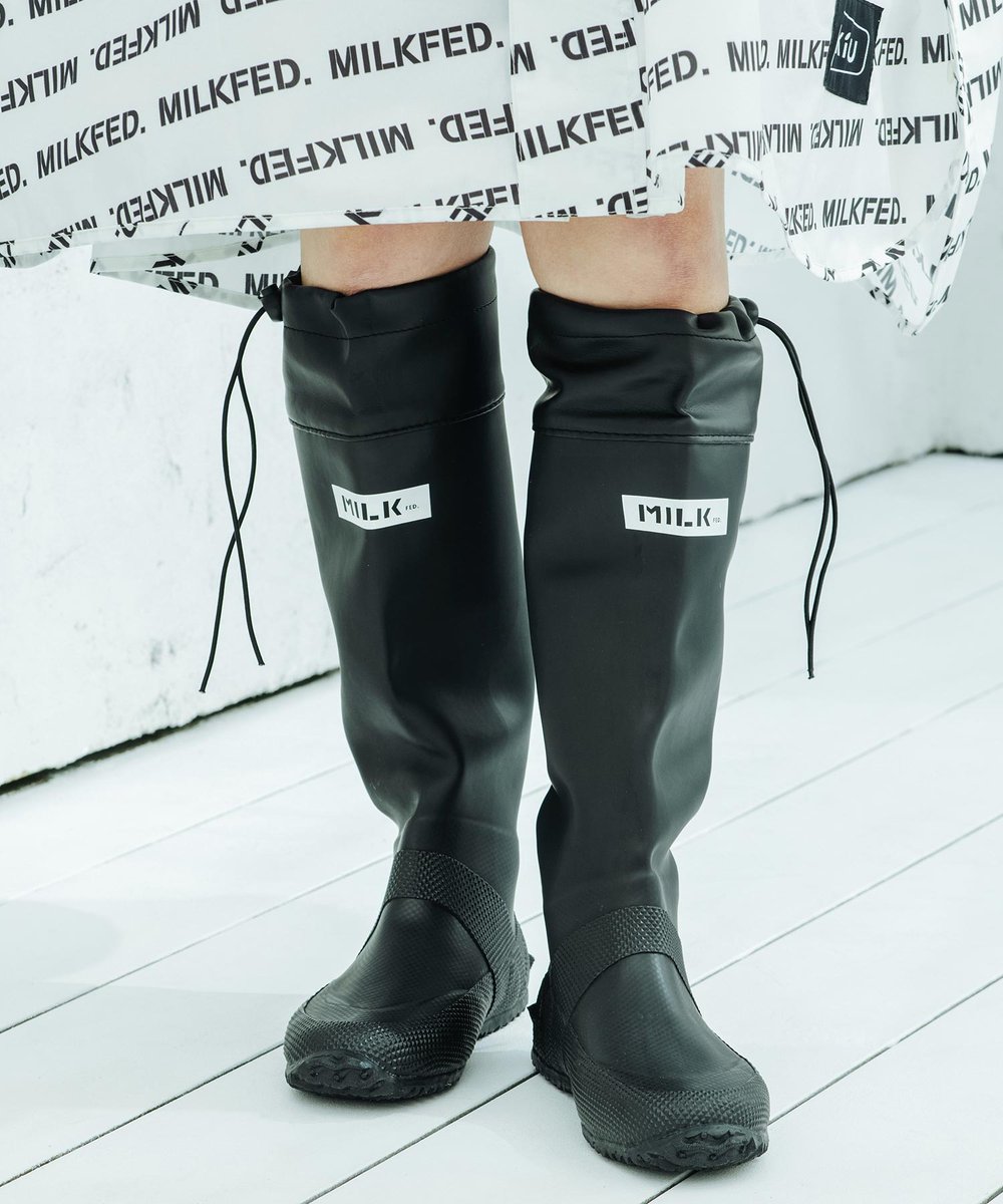 Milkfed ミルクフェド 雨にも負けない 夏を楽しむ服 レインブーツがほしいっ 折りたたんで 持ち運びができる収納袋付き おうちでの収納も便利に Milkfed X Kiu Packable Rain Boots T Co Y5beyhbvvh Kiuラインナップはこちら