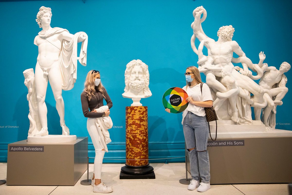 corkcitycouncil's tweet image. 🎨Our friends in Arts &amp;amp; Events @corkcityarts begin each day with a brainstorm!

🧑‍🎤Although many events have been impacted by #Covid19, this creative crew have thought up innovative ways to bring your favourite events like Culture Night &amp;amp;Cruinniú na nÓg to life!
#YourCouncilDay