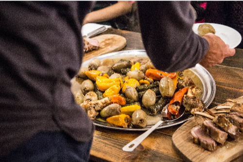 actionsyriauk's tweet photo. Dolma with an Iraqi flavour by chef Philip Juma, founder @JumaKitchen
Join our #SyrianKitchenClub to receive the exclusive recipe: https://t.co/bTVGz9Vs6x
By joining, you will be supporting Syrians affected by war. https://t.co/mFhZqjGCSq