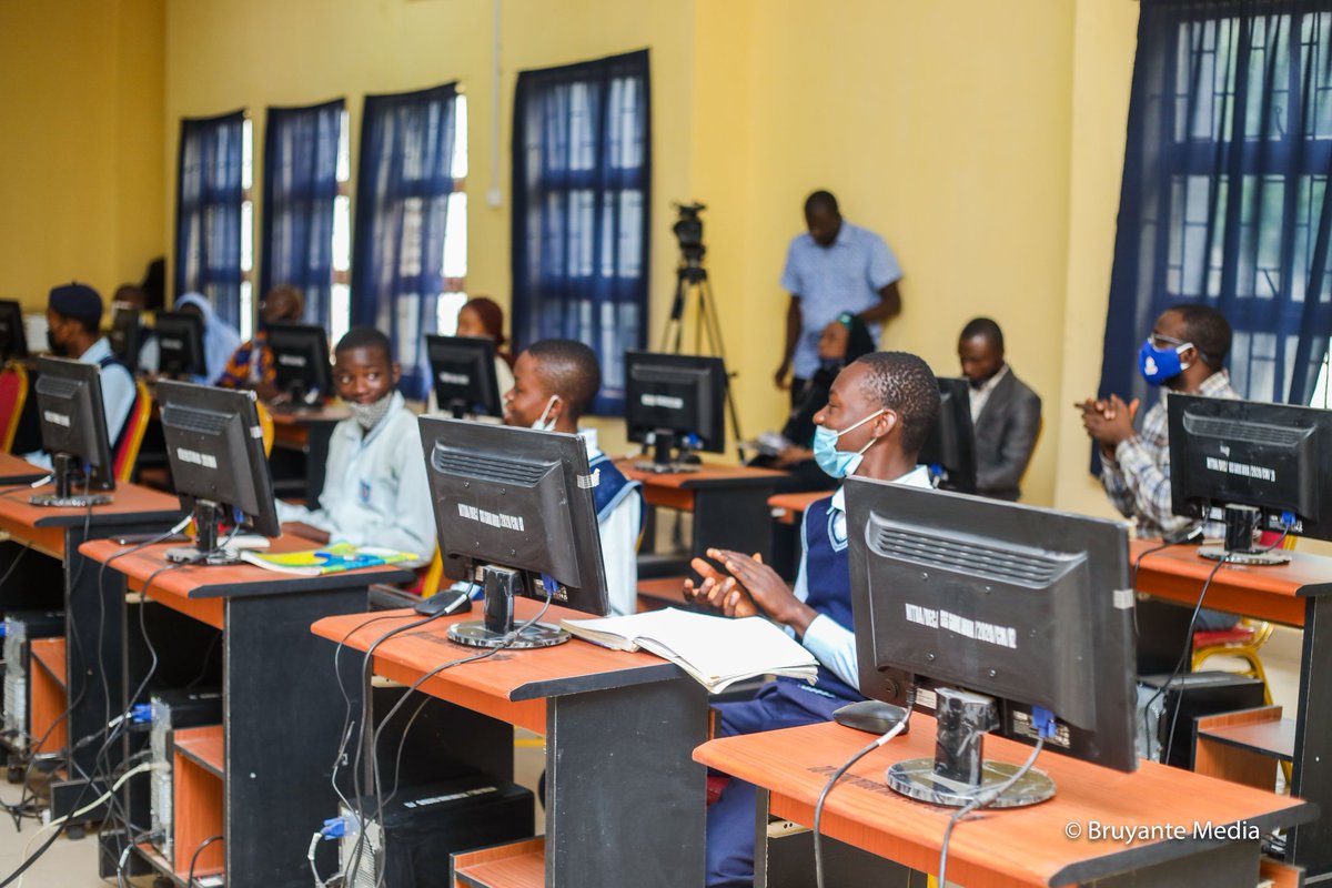 youthhubafrica's tweet photo. Such 21st Century STEM education will ensure a good start and practical learning experience to our next generation of scientists and researchers.
#ExoLab8
#ExoLab https://t.co/3a3Bnk5zKb