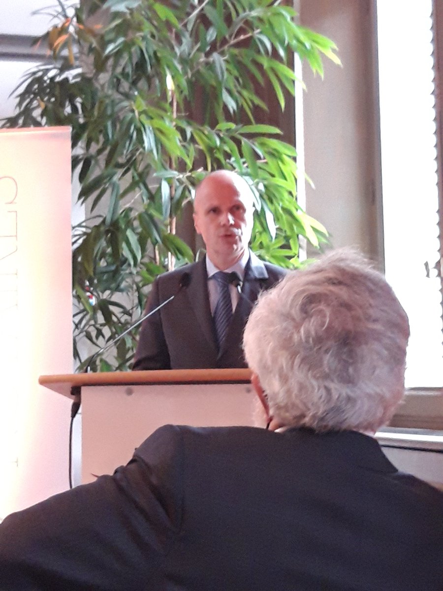 Cérémonie de remise de prix Meilleur étudiant juriste immobilier #MEJI 2021 hier soir à la Chambre des notaires de Paris - intervention de Marc Cagniart, premier vice-président de la Chambre
Etudiants récompensés par <a href="/LexisNexisFr/">LexisNexis France</a>, partenaire depuis la création <a href="/MichelezNotaire/">MichelezNotaires</a>