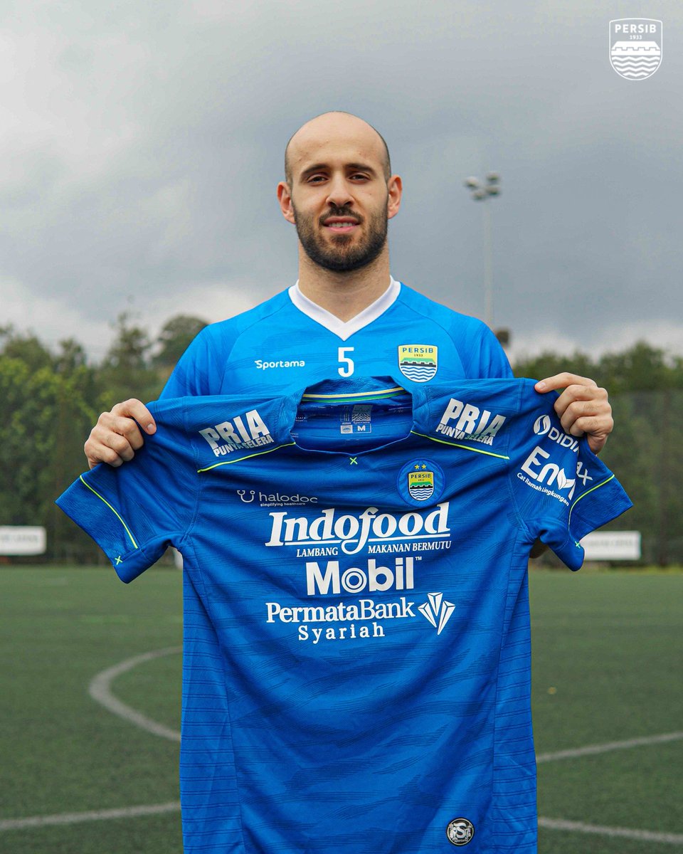 persib's tweet photo. Wilujeng sumping di Kota Kembang Mohammed Bassim Rashid 🔵

#MENANGBERSAMA #PERSIB https://t.co/FeR934DSnf