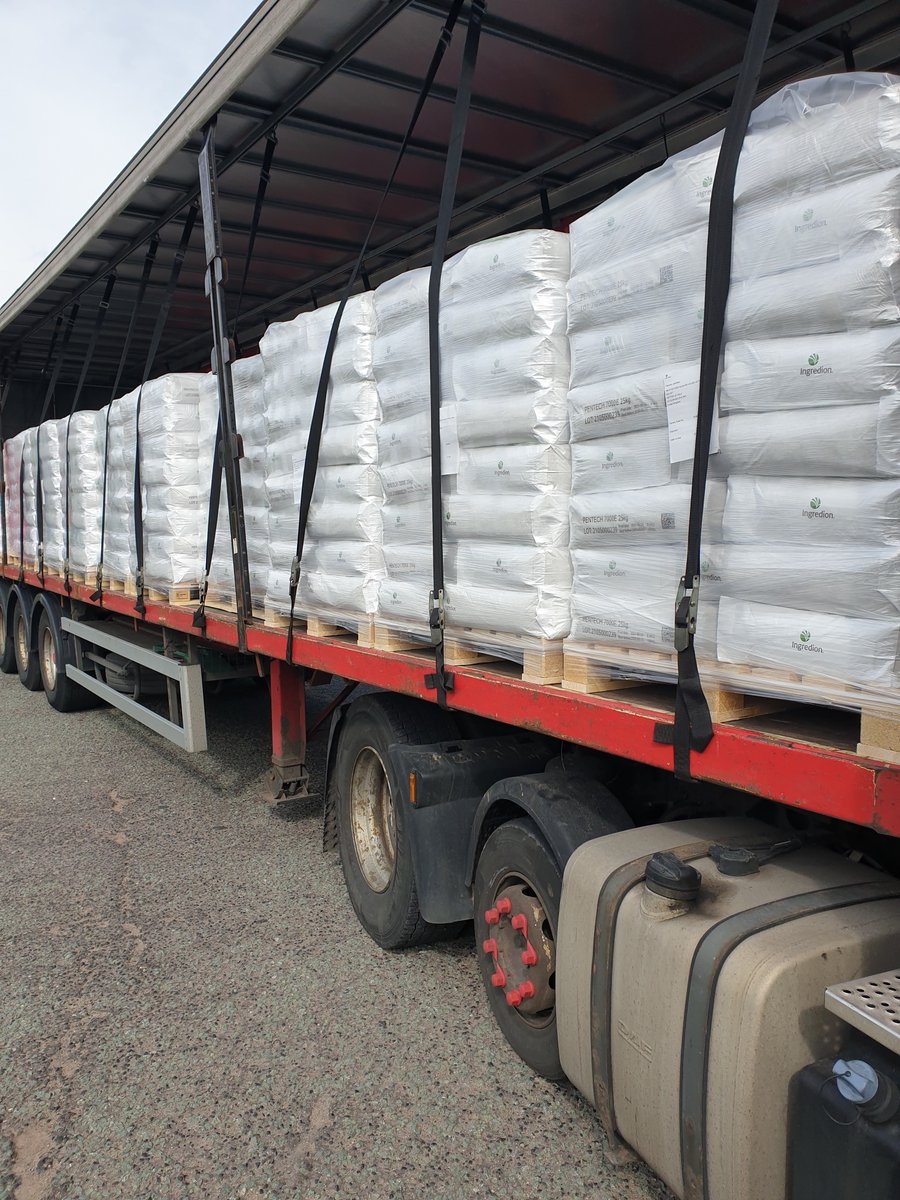 NWmwaypolice's tweet image. #Tx29 has taken the vehicle into Eccles to speak to the driver #InsecureLoad 

Load secured correctly with the straps provided and driver sent on their way  
Traffic Offence Report Issued