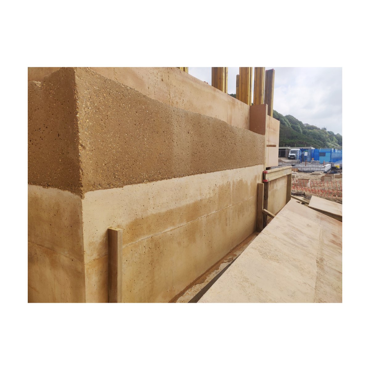 Progress on site at The Durley Chine Environmental Innovation Hub!

The layered concrete reflects the form of the cliff and uses local materials to keep carbon levels low. The increased wall thickness means reinforcement can be omitted, further reducing the environmental impact.