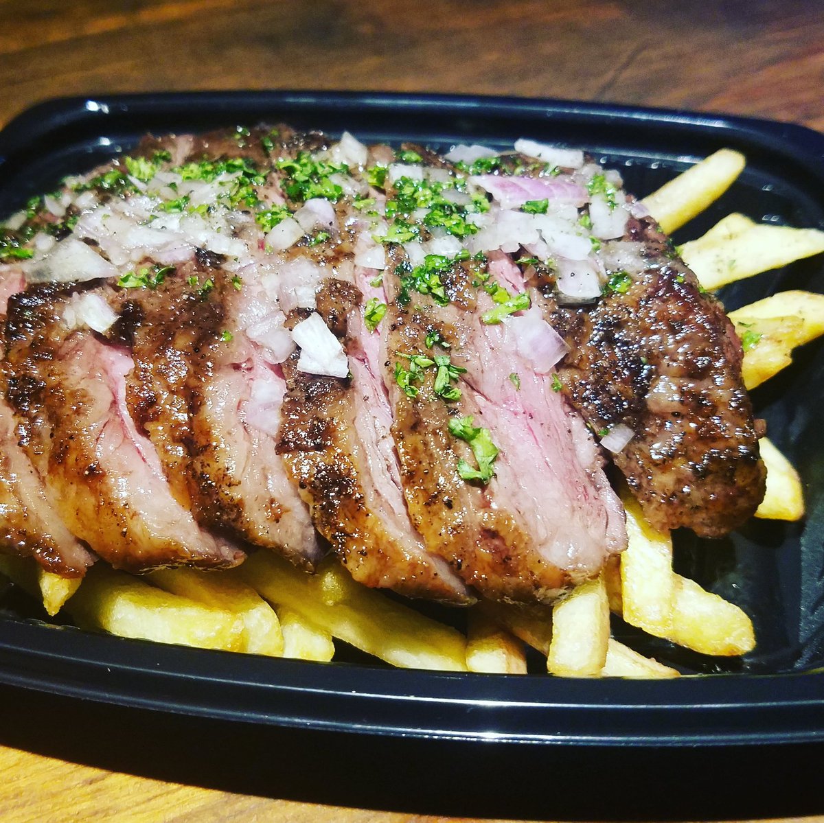BAR_Amphora's tweet photo. アンガス牛ハラミの炭火焼き🐄
#Lucaバル
#テイクアウト
#takeaway
#肉
#炭火焼き
#名駅グルメ https://t.co/hq3Z76X3Jv