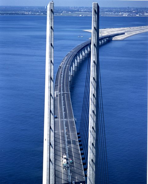 Bridge between. Мост окленд бэй бридж. Мальме мост в данию. Эресуннский мост. Bridge between.