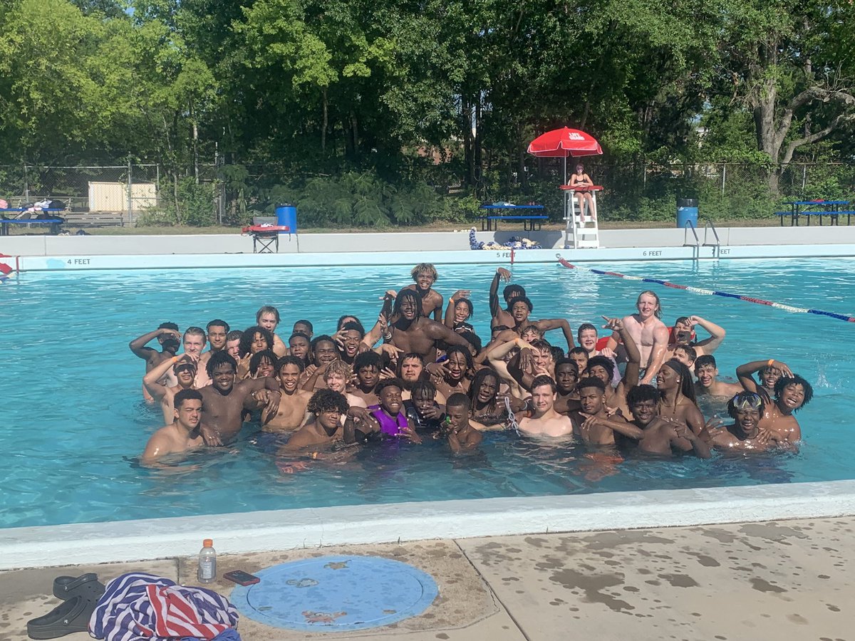 Had a little fun in the sun for our workout this morning! Team Bonding complete! We’re definitely brewing something special this season. Thanks to HC <a href="/Fuller_Clint/">Coach Fuller</a> we had an opportunity to kick off dead week the right way ☀️🕶🏊‍♂️ #STATE #ALLIN #RESPECTTHEK