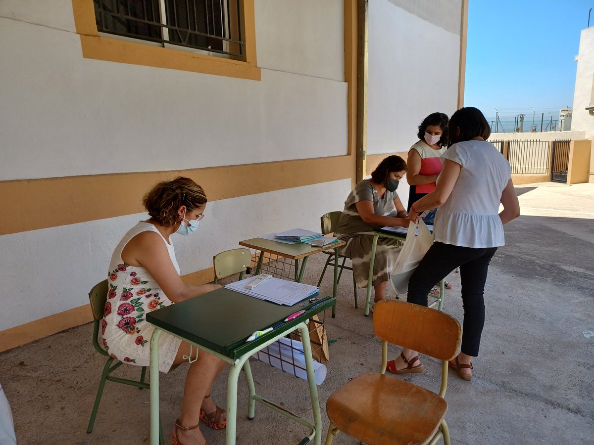 cole_sagrada's tweet photo. 1 de #juliol. Seguim treballant, programant, proposant, organitzant.... Mirem cap al #curs 21/22. 📚 #somsagrada https://t.co/wWZzuaxfmZ