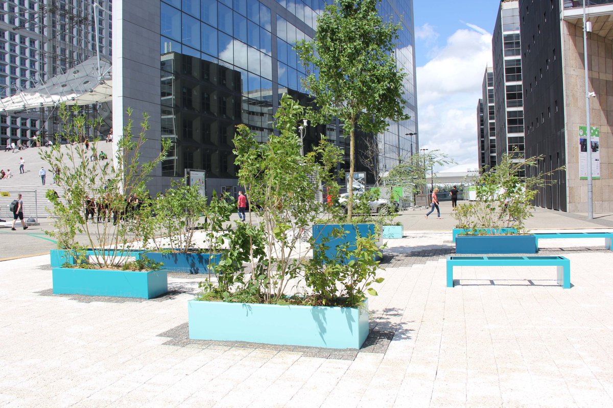 Le dispositif de rafraîchissement urbain proposé par <a href="/Seureca/">Seureca</a> en partenariat avec <a href="/AlkernFR/">ALKERN</a> &amp; Vertuo est composé d’une estrade pavée de 200 m² posée au sol et de plusieurs solutions de rafraîchissement basées sur la végétation elle-même.