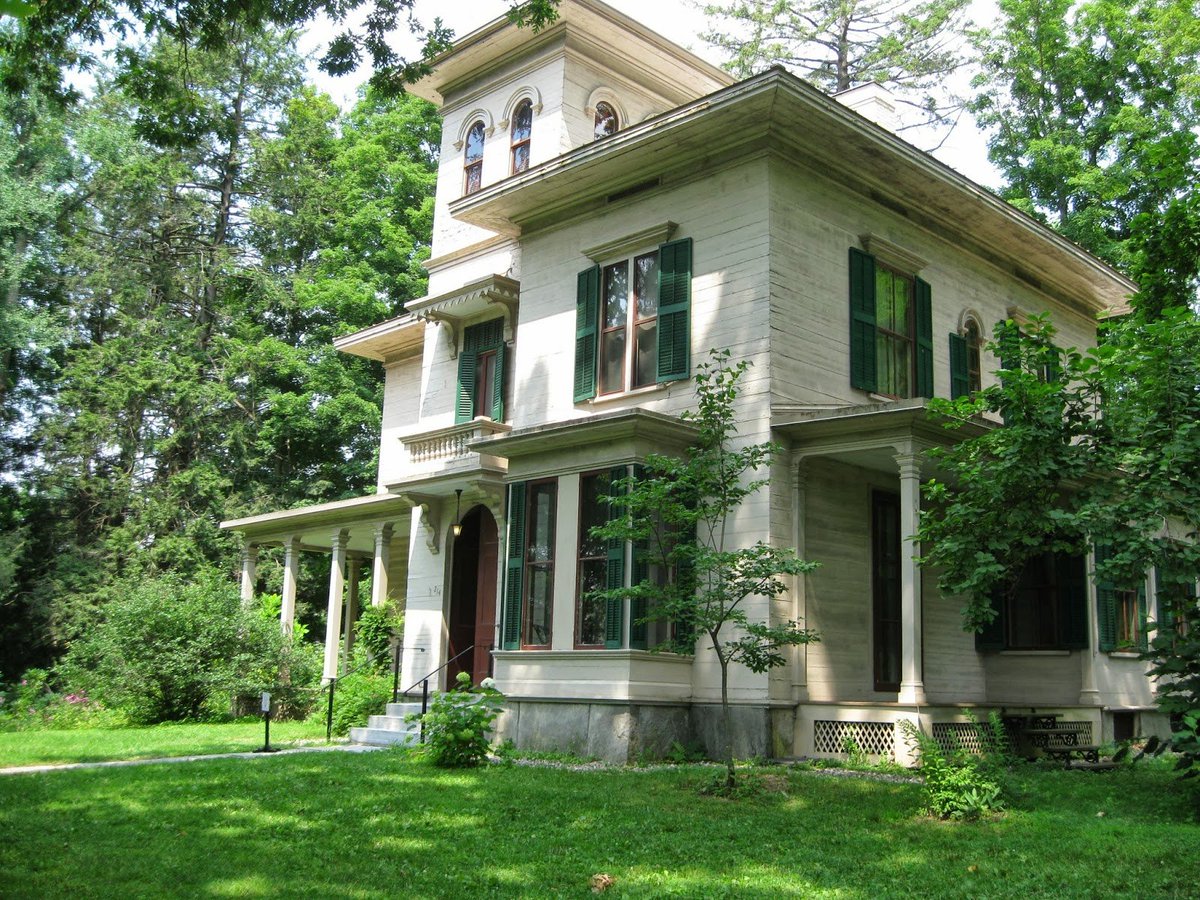 jamenta's tweet image. "If I read a book and it makes my whole body so cold no fire can even warm me, I know that is poetry.  If I feel physically as if the top of my head were taken off, I know that is poetry.  These are the only ways I know it is.  Is there any other way?"

~ED #LLED #c1924