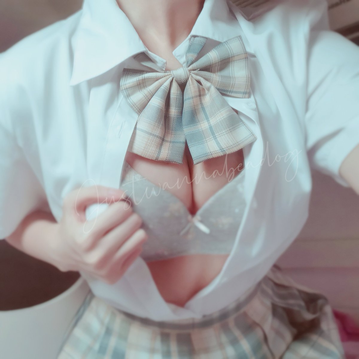 #新個人資料相片
一個推友送的jk💦超好看～
人生第一套jk❤️意外的超有質感～
愛了愛了❤️
這套好適合在床上玩師生的cosplay💦 https://t.co/QVUp7PntxX