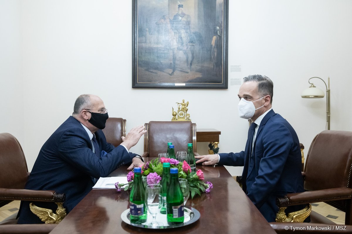 PolandMFA's tweet image. FM @RauZbigniew met with 🇩🇪 FM @HeikoMaas today.

They discussed the state of 🇵🇱🇩🇪 relations, including the rights of the 🇵🇱 diaspora, the memorial in Berlin to honour 🇵🇱 victims of the Third Reich and the #WeimarTriangle cooperation.

FM Rau reiterated 🇵🇱&apos;s opposition to #NS2.