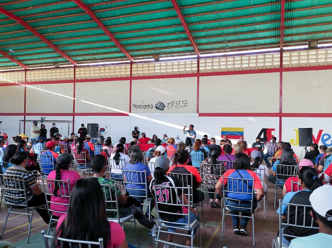 AliCprimera's tweet photo. Mi cariño, admiración y respeto ⁣al pueblo taquense. Con organización, disciplina y conciencia popular expresaron su sentir de continuar el proyecto de la Patria Bolivariana.
Estamos fortalecidos y listos para conquistar la victoria el próximo #21Nov

#AhoraDependeDeTi #FALCON https://t.co/n6ZYSJBQER