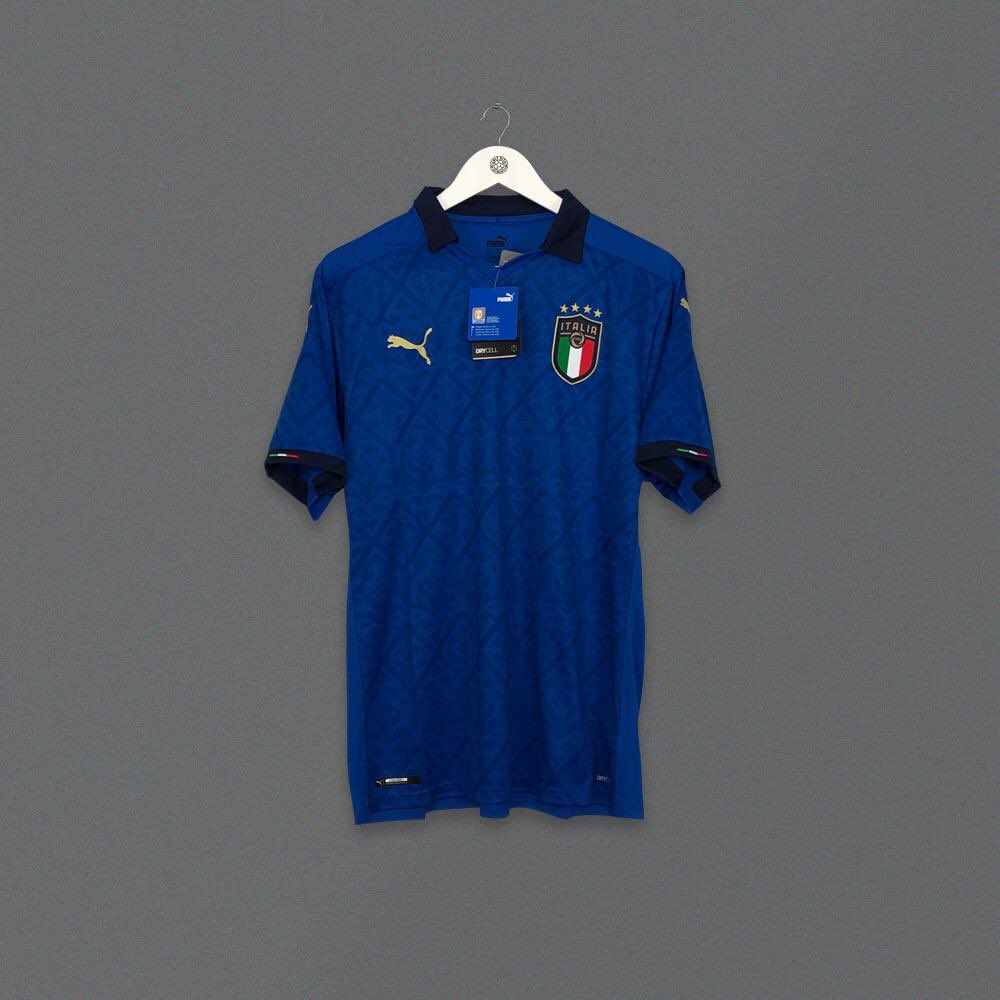 phildelves's tweet image. 👕 *GIVEAWAY* 👕

Teaming up with my boys @cultkits to give away one of the lovely Italy home shirts. This is already a modern classic, with a ceiling that's even higher... 🇮🇹🇮🇹

To win simply:

1. RT and like this post
2. Follow @cultkits and myself
3. Reply with your size
