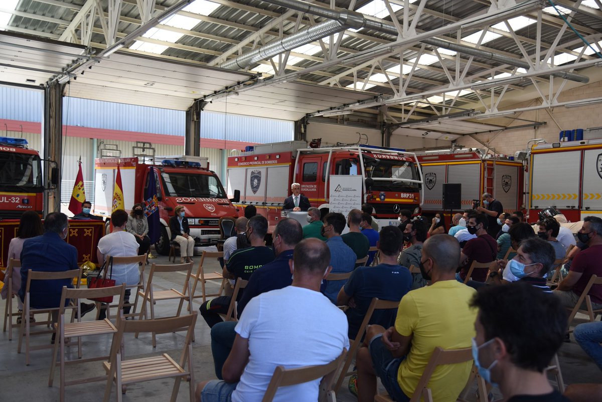 🚒81 bomberos de nuestro <a href="/CEISGuadalajara/">CEIS Guadalajara</a> mejoran su escala profesional

🤝Cumplimos con la mejora de las condiciones laborales firmada con las representaciones sindicales 

➡️Es la solución a las demandas que los bomberos llevaban reivindicando desde hacía más de una década