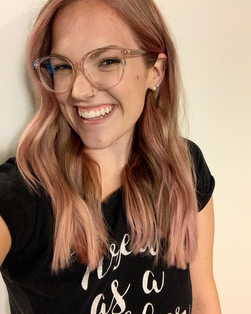 I have pink hair now 💁🏼‍♀️