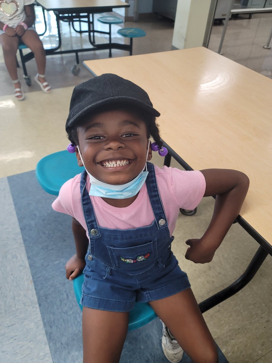 Gwill06G's tweet photo. School Spirit @ Promising Scholars Churchwell ...Hat Day! https://t.co/X82y0IW3dy