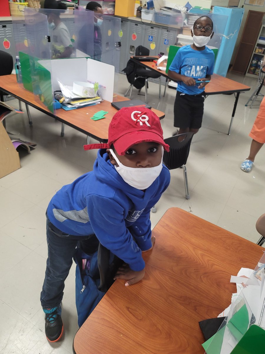 Gwill06G's tweet photo. School Spirit @ Promising Scholars Churchwell ...Hat Day! https://t.co/X82y0IW3dy