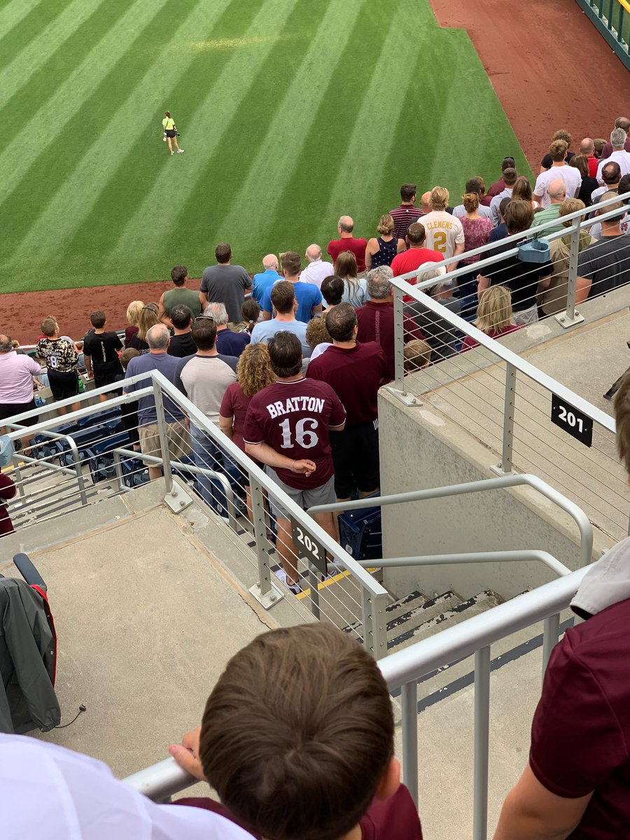 MrCoachTbratt's tweet image. RT if your school won a NATIONAL TITLE last night! 😃