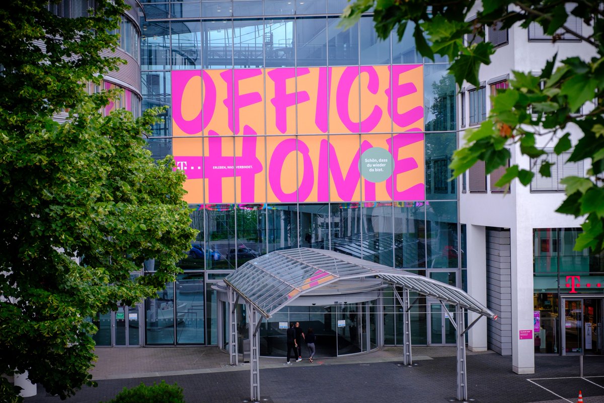 Deutsche Telekom tweet media