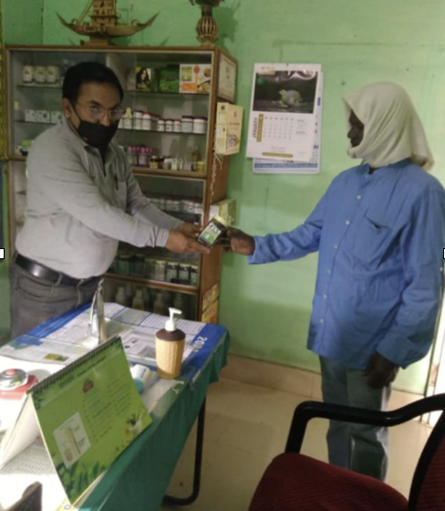 Ghughri VDVK in MP, is impacting 300 tribal households through value addition of Baheda, Harra, Amla, Honey and other MFPs procured by tribal SHG members into finished products. These are then branded and marketed with the support of TRIFED benefitting the members
#VanDhanSeVikas
