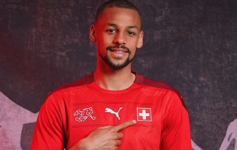 Bolzplazz's tweet image. Who should be Granit Xhaka’s replacement in the quarterfinal vs Spain? 🇨🇭🇪🇸🤔

🐙Denis Zakaria

🚀Djibril Sow

⚒Edimilson Fernandes

#SUIESP #EURO2020  #schweiz #suisse #sui  #nati #bmg #borussia #sge #eintracht #frankfurt #gladbach #fsv #Mainz05