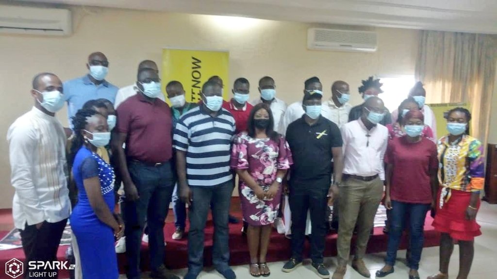 DefyhatenowWCA's tweet photo. #Media4Peace🎤📺📝📻📰👩🏾🧔🏾
On #TBT we revisit our June 24-26, 2021 1st workshop series on conflict-sensitive reporting. The session was facilitated by @AKPCorg w/a guest expert from @UnescoYaounde.

⁉️:2️⃣5️⃣ journalists
📌#Buea #Tiko #Kumba #Limbe

#defyhatenow
#HateFreeCameroon🇨🇲 https://t.co/GUDt3WY7lu