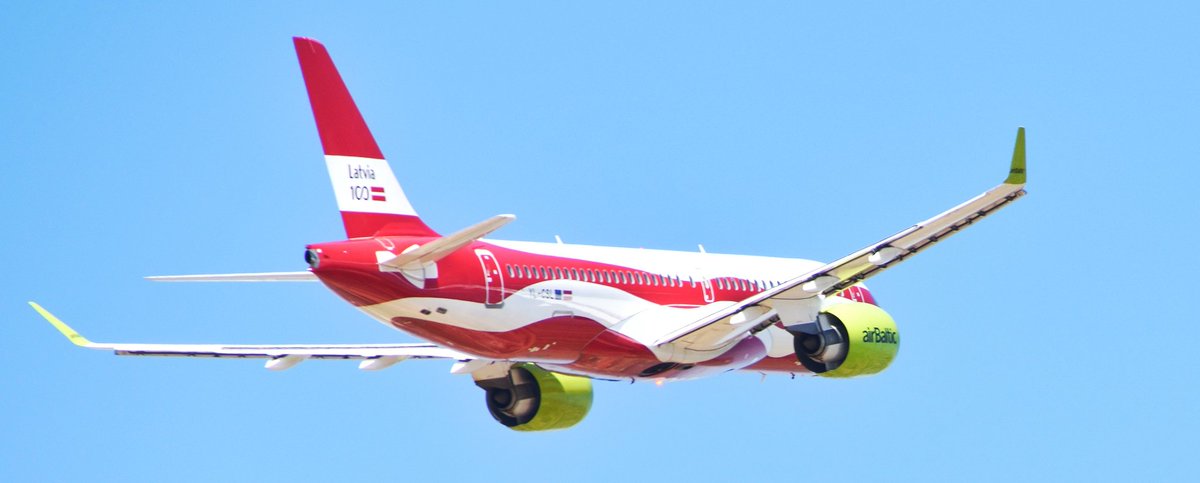 Lo prometido es deuda <a href="/aeroVLC/">Aeropuerto Valencia</a> 🤗 🤗 Fotos del primer vuelo de <a href="/airBaltic/">airBaltic</a> en <a href="/VLCmovements/">VLCmovements</a> 👋👋 Hermosa 🥰🥰🥰 librea del 100 aniversario de Letonia 🇱🇻
