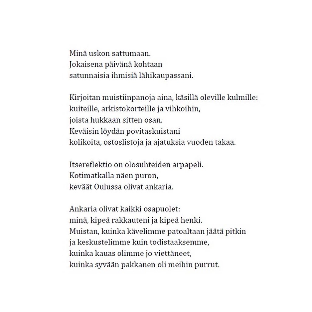 kretuliini's tweet photo. Runot ovat muodostuneet hitaasti, kuin kituuttaen itseään kasaan. Niissä on, ehkä siksi, uusi paino. Mutta olen siis lukenut ja olen kirjoittanut, runoilija kun olen. 

Kaksi viimeistä kuvaa on muuten samaa runoa, ei näitä ole ennättänyt nimetä. https://t.co/arA07QrcZd