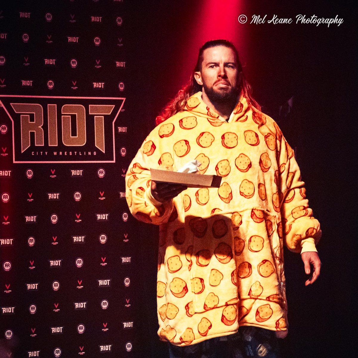 DeanBradyCCB's tweet photo. Well that escalated quickly
Started out as an interrupted warmup
Became a brother vs sister grudge match
Not a good day at the office
#riotcitywrestling #rcw #eyeforaneye #arkabahotel #prowrestling #indywrestling #wrestling #brotherandsister #grudgematch #delta #bean #brady https://t.co/26t6gwRkCR