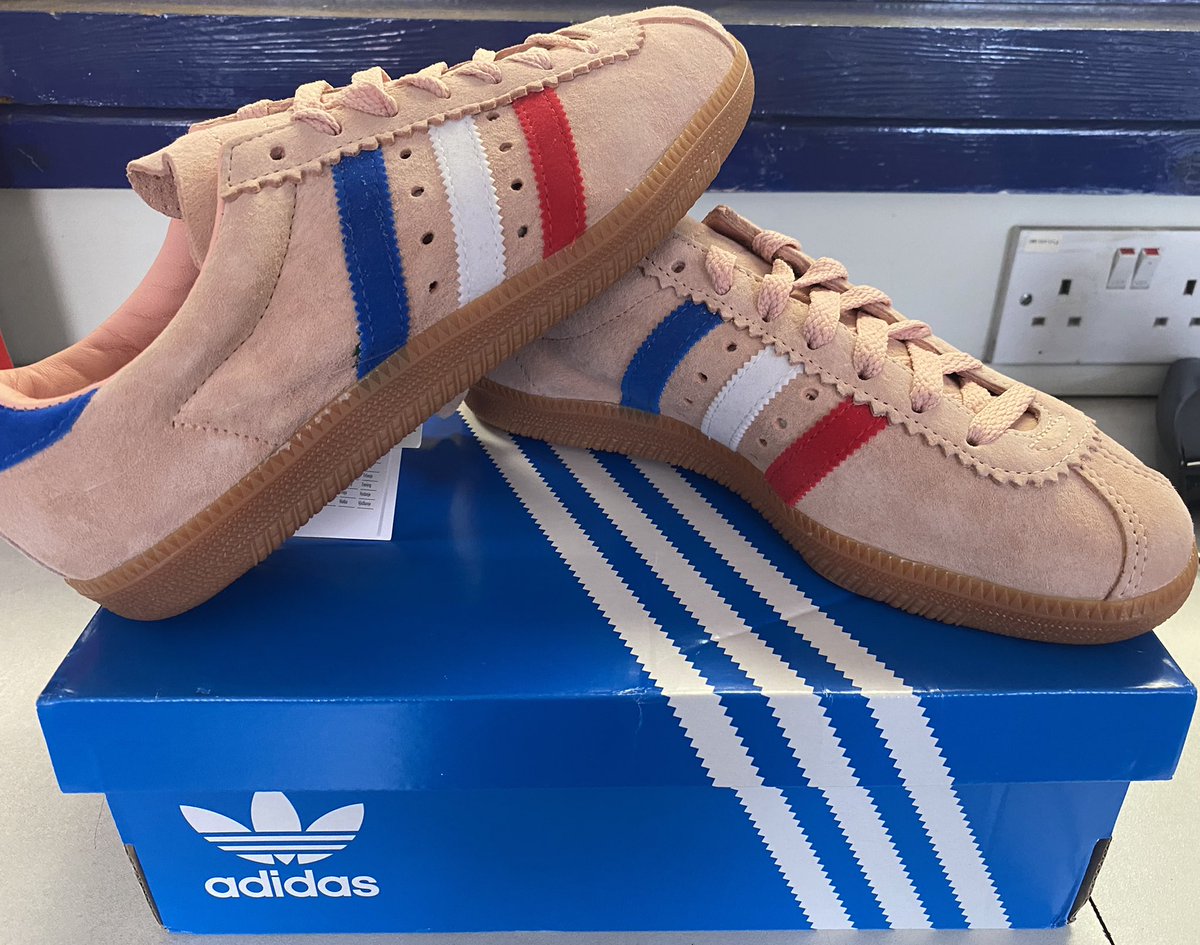 Aren’t they just tho?
#thingofbeauty
@adiFamily_ #adifamily #adidas 
#padiham #shareyourstripes ///
#newaddition