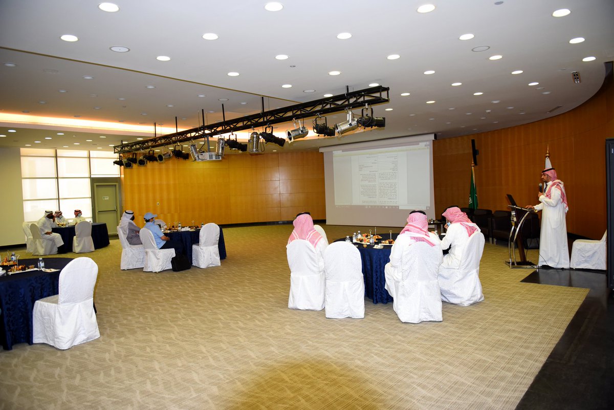 استضافت #غرفة_مكة المكرمة ورشة عمل بعنوان " المرجع المكاني الوطني " بتنظيم الهيئة العامة للمساحة والمعلومات الجيومكانية وحضور عدد من المختصين والمهتمين بهدف التعريف بالمرجع المكاني  "SANSRS" وأهمية استخدامه وآلية الوصول إليه.