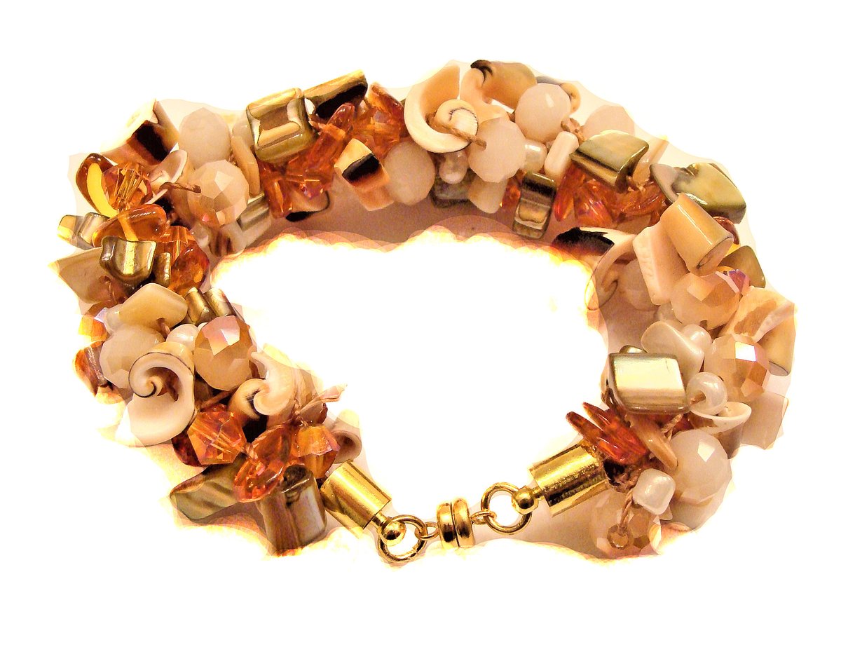 girliegals12's tweet photo. Amber Shells, Mother of Pearl &amp; more Beaded Kumihimo Bracelet: https://t.co/xhQH8bsiQB #seashellbracelet #amberchips #motherofpearl #naturalshellchips #crystals #magneticclasp #kumihimojewelry #seashelljewelry #beach #sparkle #FreeShipping #giftsforher #handmadeatamazon #amazon https://t.co/9LrADWshyM