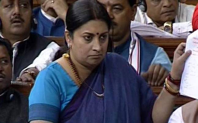 CommonBS786OM's tweet photo. SMRITI IRANI 
When LPG 
400/-                              When 800/- https://t.co/3fUHSm4Kug