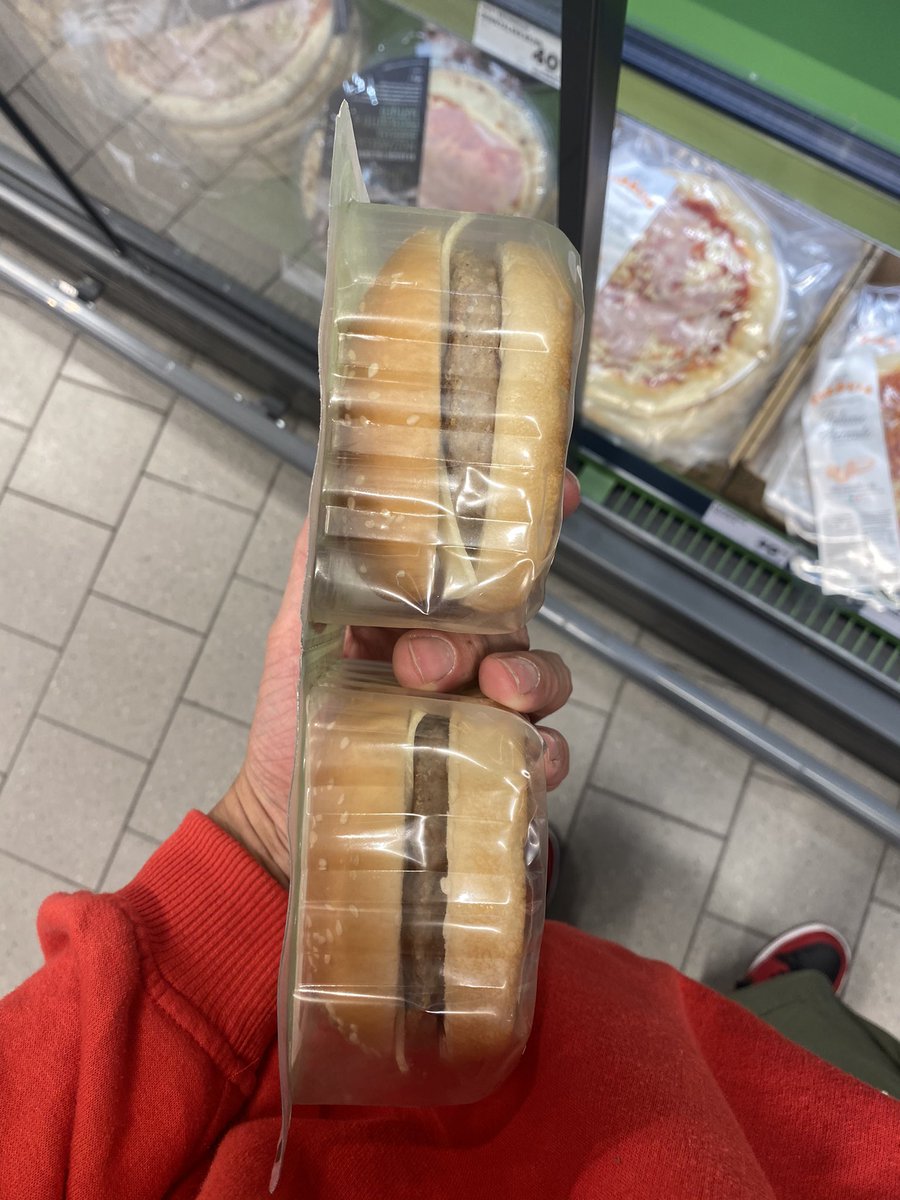 OTROLIGT stor seriemördar-vibe på en person om hen väljer att köpa det här till lunch.