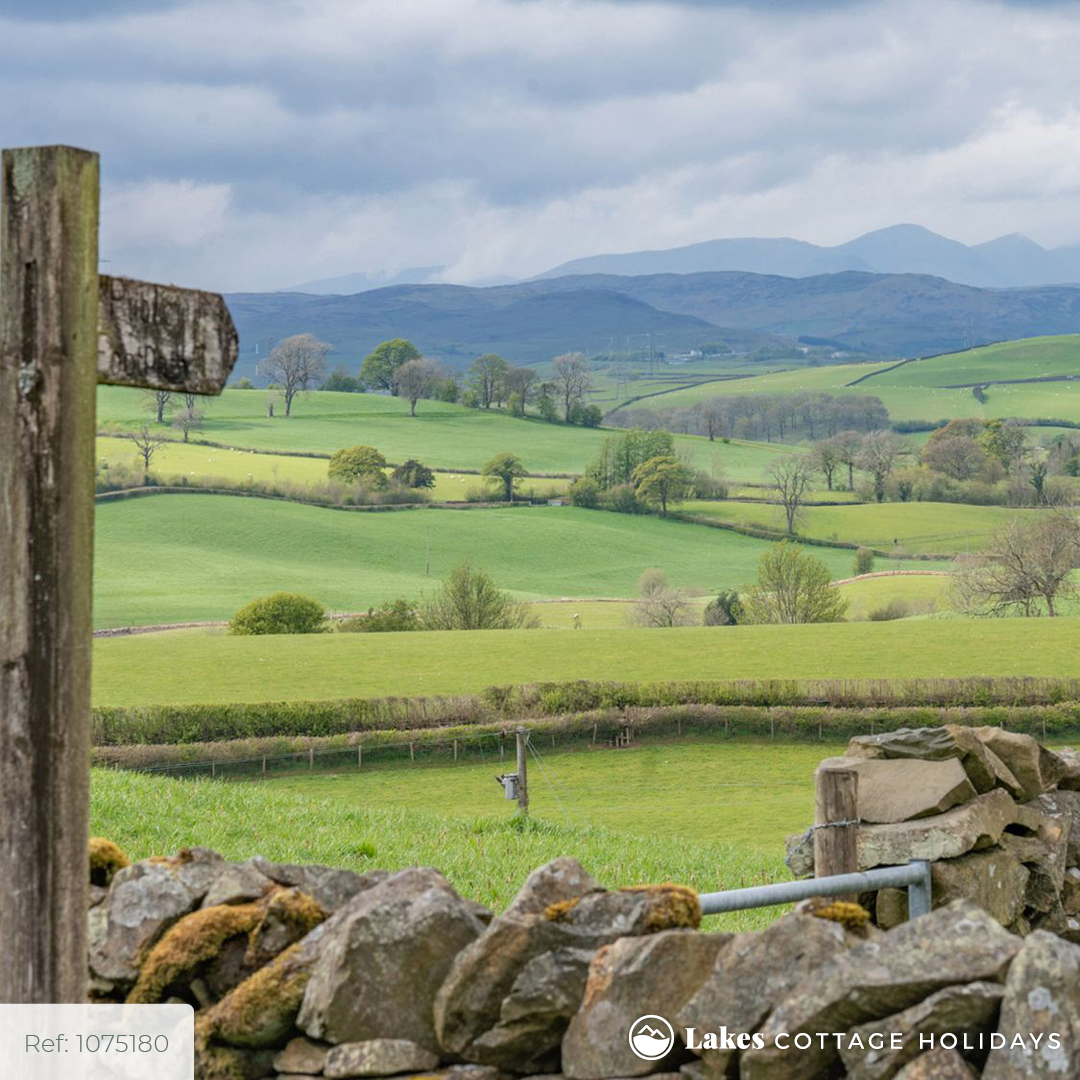 For a unique couples getaway, look no further than Tan!

This quirky wooden pod in the heart of the countryside is just a stone's throw from the popular market town of #Kendal. 

Who would you bring with you to escape the everyday?
ow.ly/MQ5K50FlzxS

#LakeDistrict
