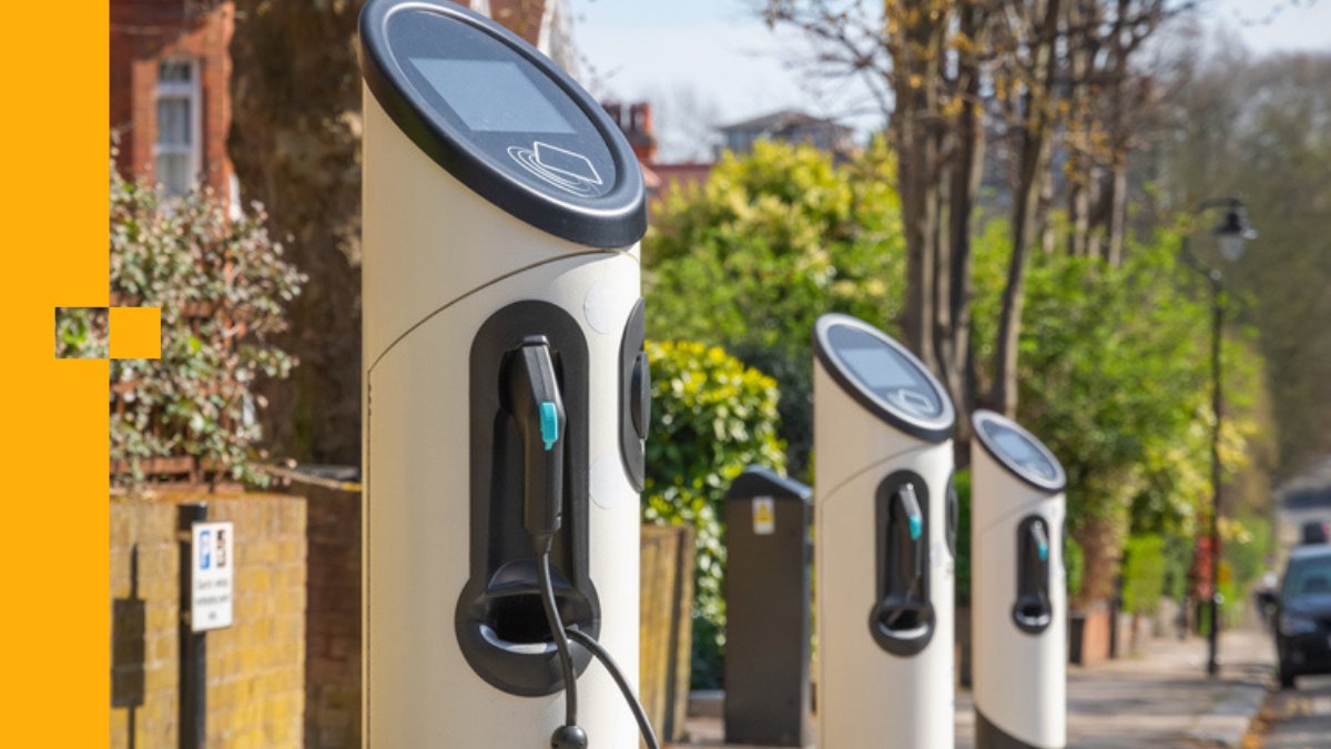 EnergySvgTrust's tweet image. If you are considering going #green with an electric vehicle, we have debunked five common myths such as whether they are suitable for long journeys and whether there are enough #chargepoints.

Start your electric journey here:
ensvgtr.uk/0GoBF

#EVs #ElectricCars #Energy