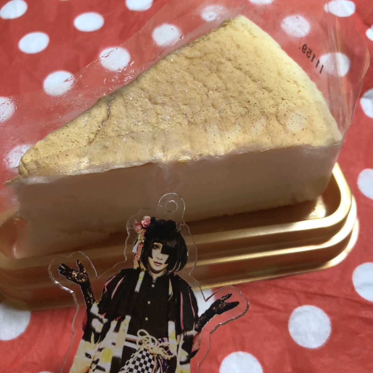 wku_h's tweet photo. シャトレーゼの糖質カットのスフレチーズケーキ🧀これは美味しい‼️
この美味しさで156kcal😋リピ確💫

#チーズケーキ　#日本のチーズケーキ　#chateraise_jp #シャトレーゼ　#ダイエット　#ダイエット中のスイーツ　#糖質制限 https://t.co/ozDntFJ9lL