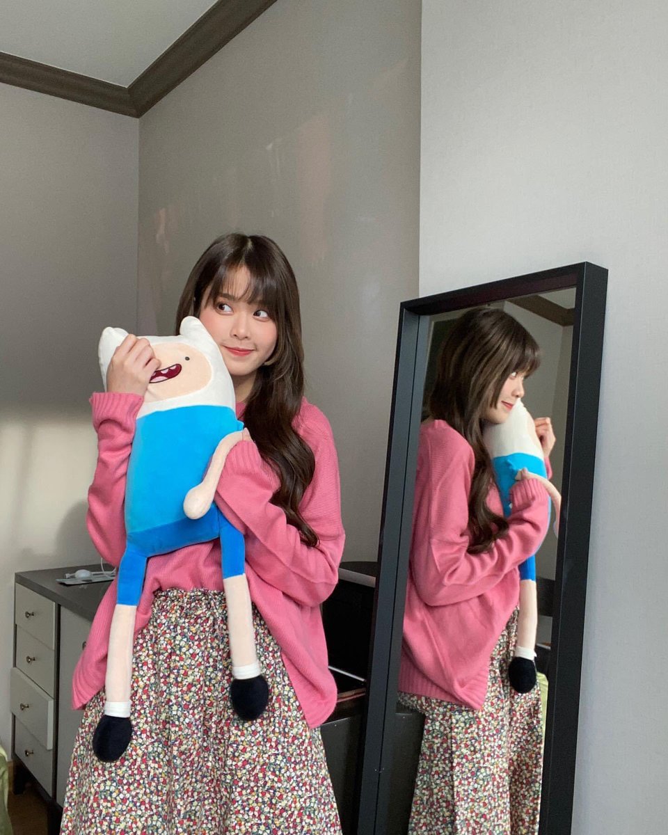 mzaa5519's tweet photo. น่ารักที่สุดเลยครับน้องโมกับน้องฟิน #JulyforMobile #MobileBNK48 https://t.co/DceaUIfO83